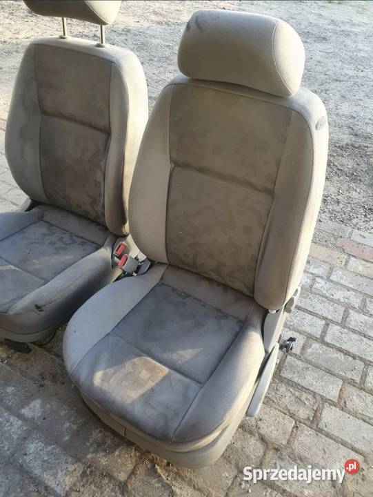 Fotele komplet Golf IV 1998r Hatchback stan Fotele i kanapy Gostynin