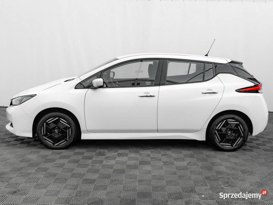Nissan Leaf WD2053R40kWh Acenta Podgrzf Kcofania światła przeciwmgielne sprzedam