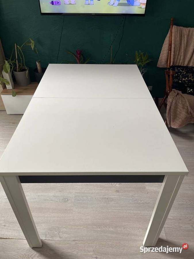 Stół obiadowy Police