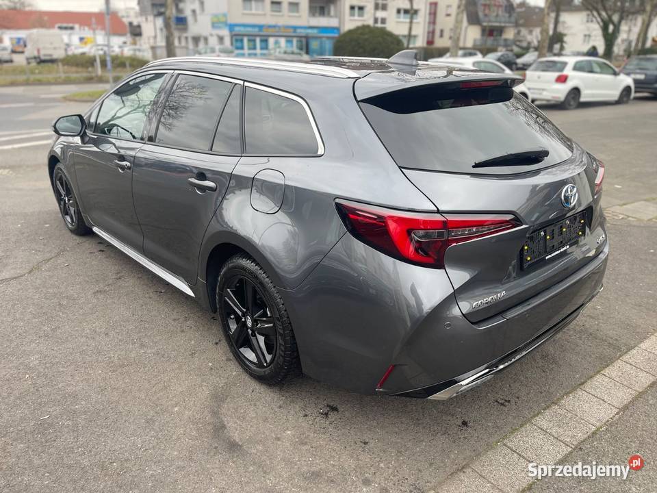 Toyota Corolla 20 Hybrid sprzedam