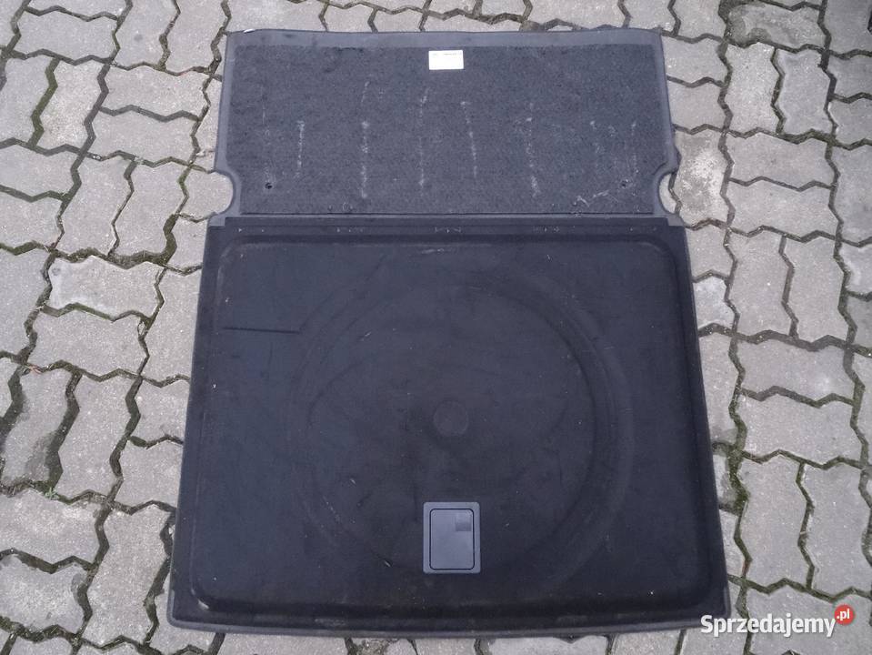 AUDI A8 D3 0310 WYKLADZINA PODLOGA BAGAZNIKA Przemęt