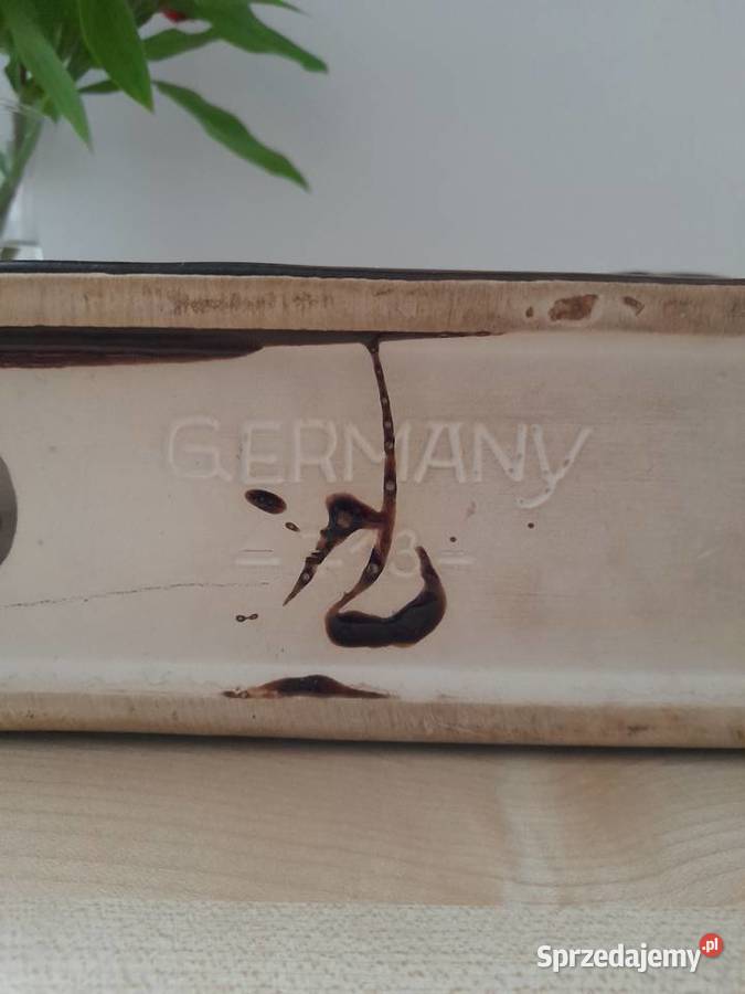 Ceramiczny stary zegar w kształcie lwa