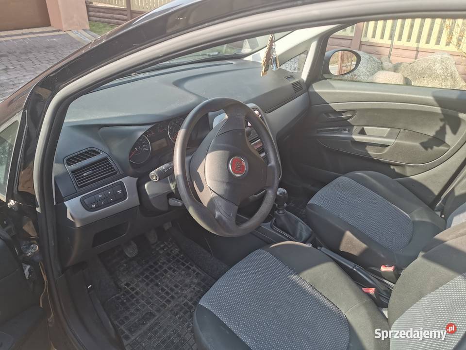 Fiat Punto 2013r sprzedam Rok produkcji 2013 Przysucha sprzedam