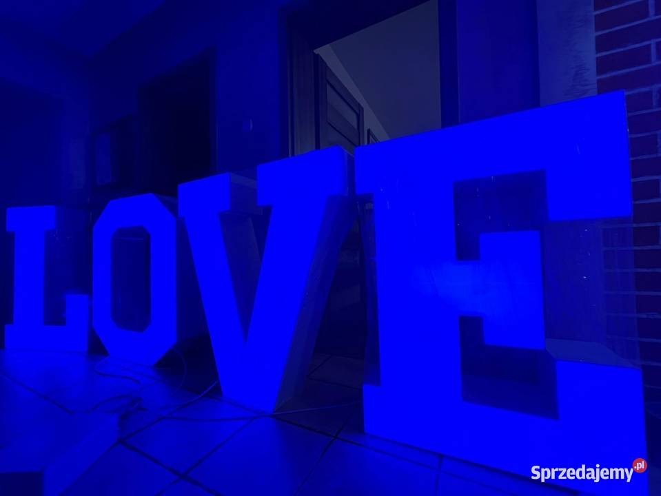 Napis Love Led na imprezy okolicznościowe Plenna obsługa imprez