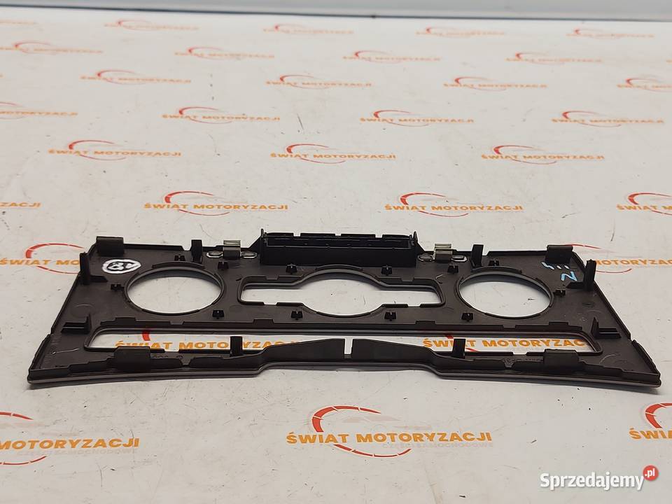 VW PASSAT CC LIFT 15r ramka panelu klimatyzacji osobowe Kielce