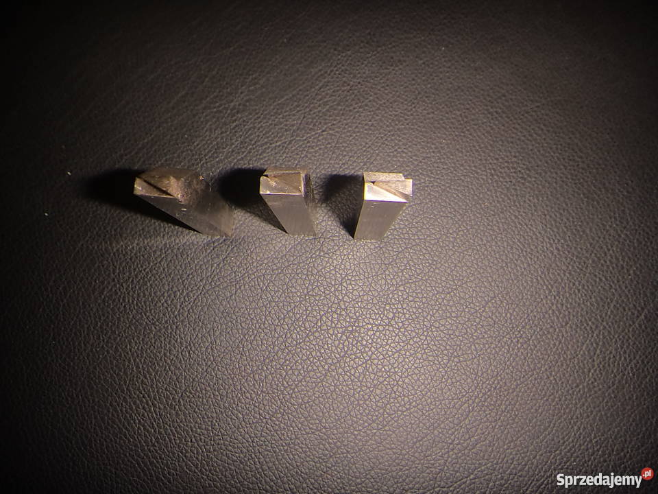 Nóż tokarski kształtowy 10x10x62 SW18