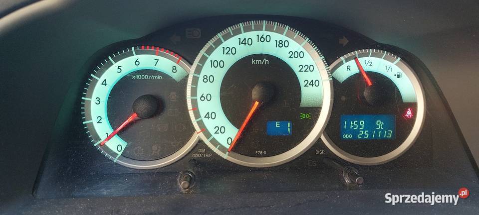 Toyota Corolla Verso 18
Premium 7os LPG hak elektryczne szyby Corolla Verso Kraków