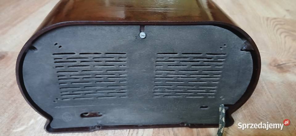 Radio lampowe firmy Tesla Kraków