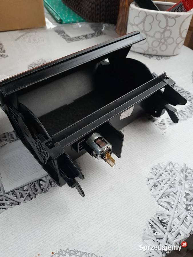 Mercedes W210 zestaw niepalących schowek zamiast Gdańsk sprzedam