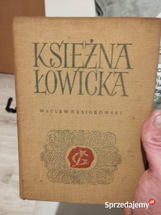 Książki twarda z obwolutą