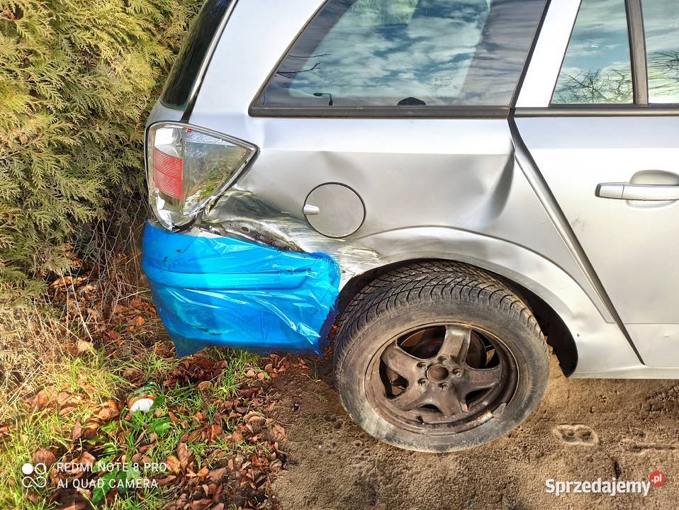 Uszkodzona Astra III kombi Samochody osobowe
