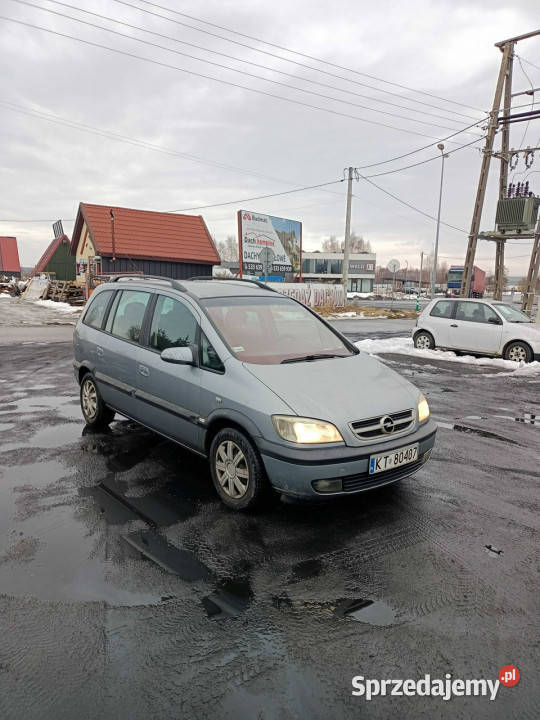 Opel Zafira Opel Zafira 20 DTI 101 03r A Rok produkcji 2003