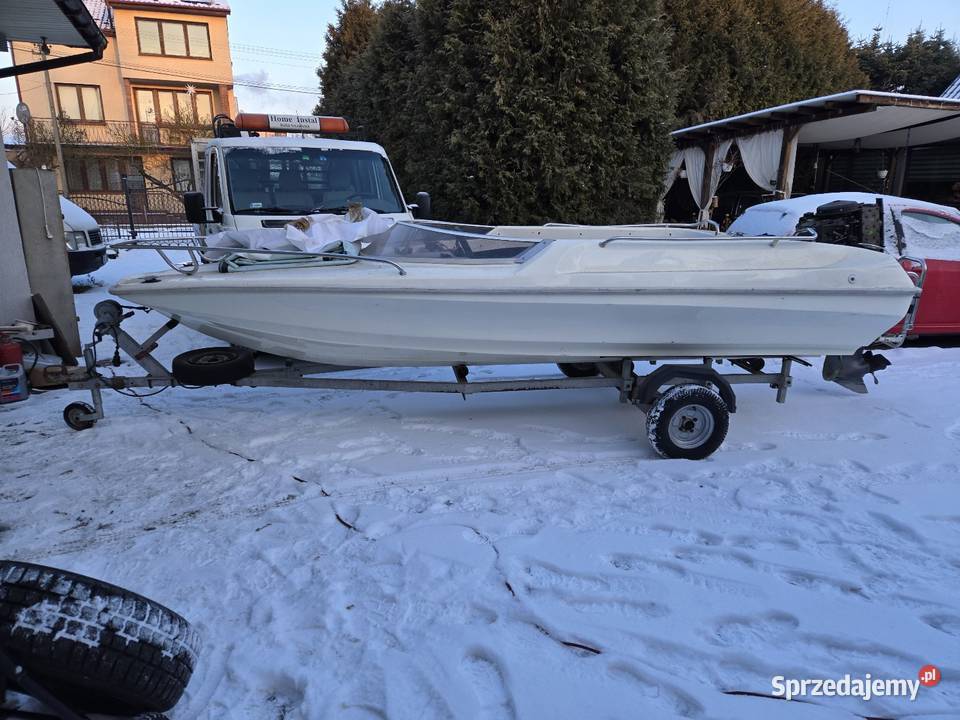 Motorówka z przyczepą Ostrołęka