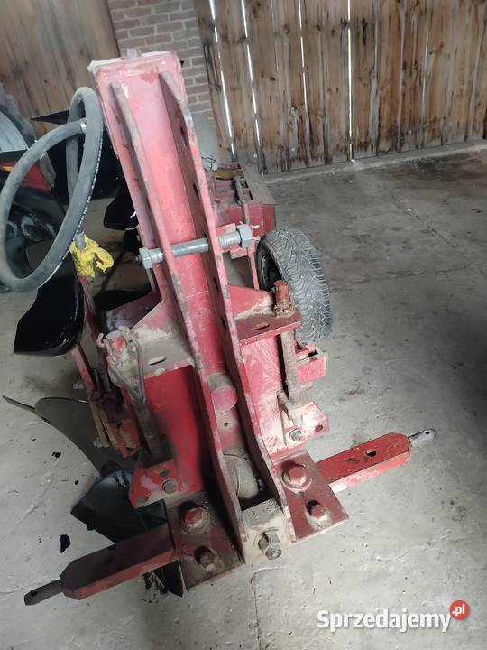 Sprzedam pługi 3 skibowe obrotowe Liśnik Duży sprzedam