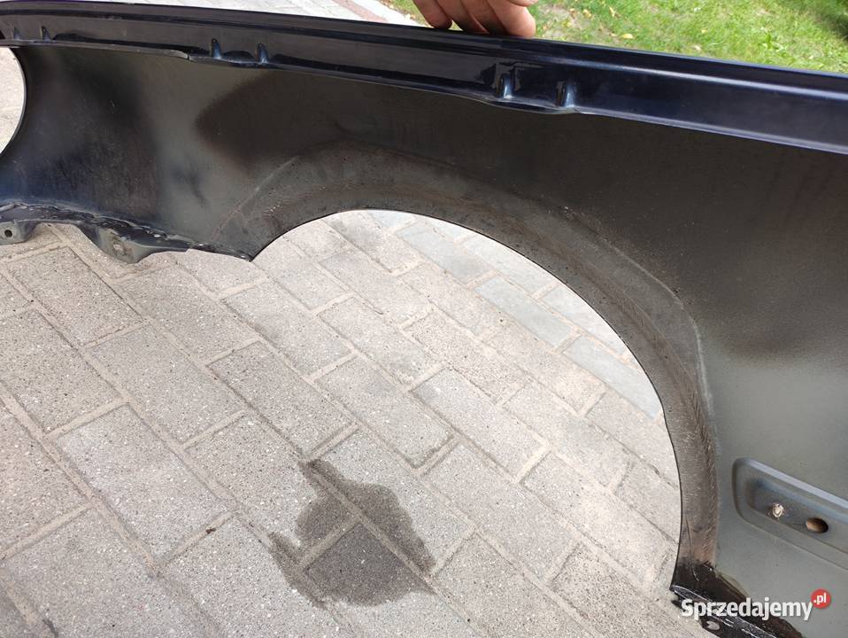 Mercedes W210 E klasa blotnik prawy przod Błotniki Susiec