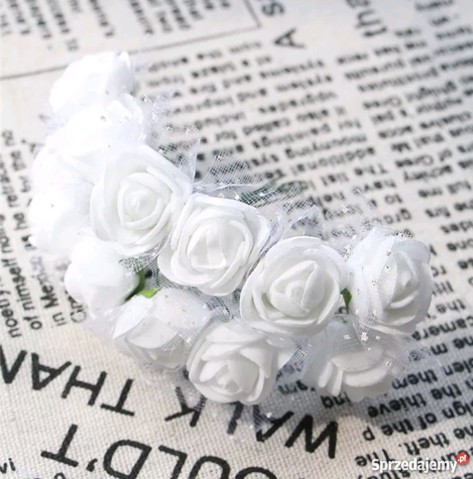 Róże różyczki piankowe z tiulem