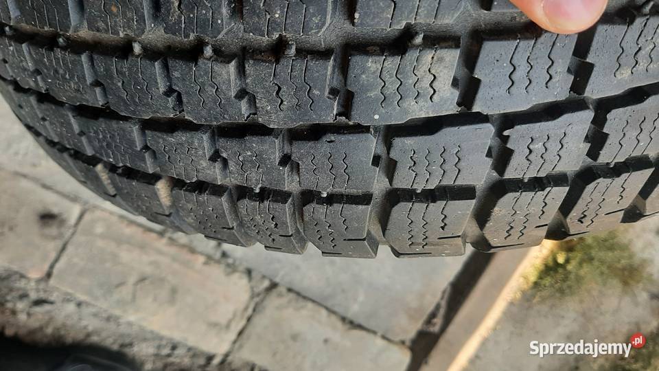 Opony zimowe 17570 R13 2 Roskosz sprzedam