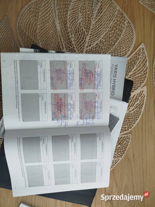 Toyota Yaris III hybrid salon polska welurowa tapicerka Ludwinowo Zegrzyńskie