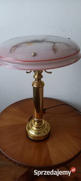 Duża mosiężna lampa z kloszem na stolik komodę