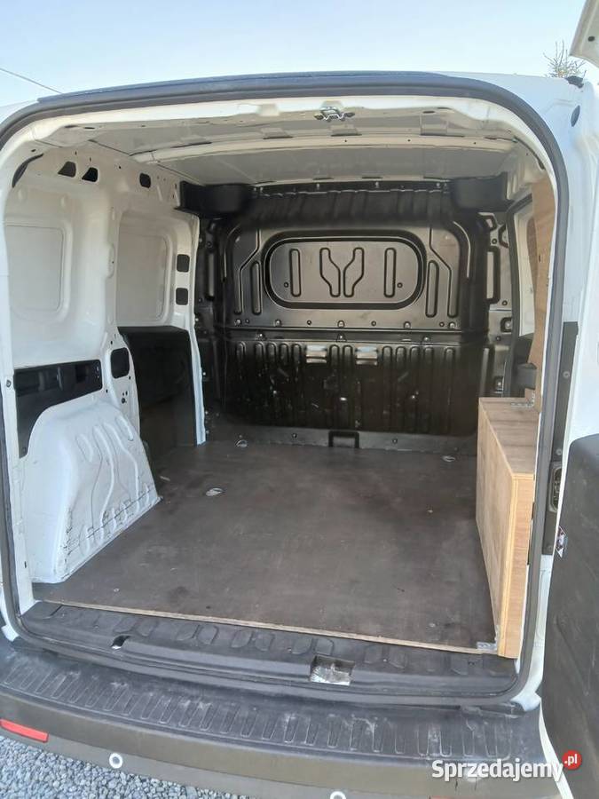 Do sprzedania Opel Combo 13D 2018r Rok produkcji 2018 Zbydniów