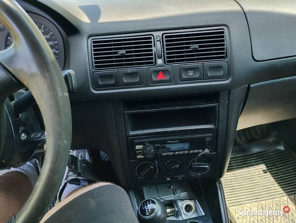 Volkswagen Golf 4 długie opłaty pełny bak paliwa kamera cofania Chełm