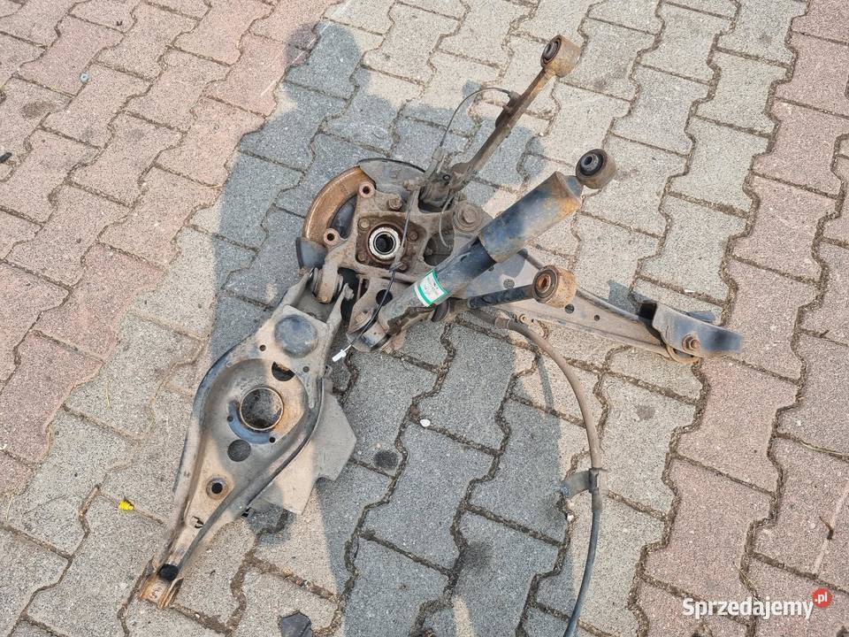 PIASTA ZAWIESZENIE LEWY TYŁ TOYOTA RAV4 IV 22