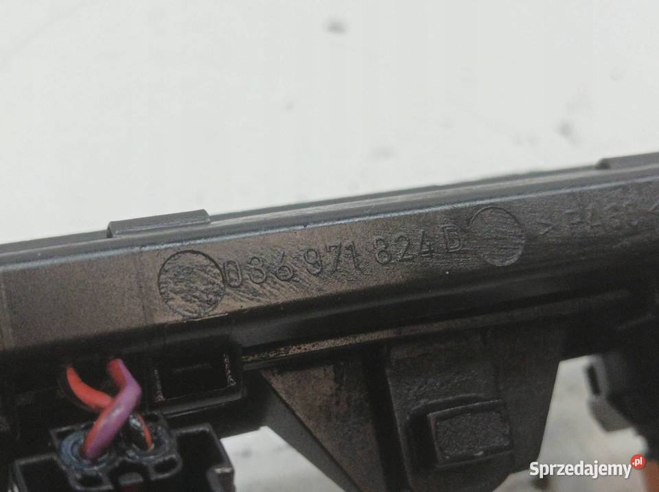 LISTWA WTRYSKOWA 036133319CA 16 16V Skoda