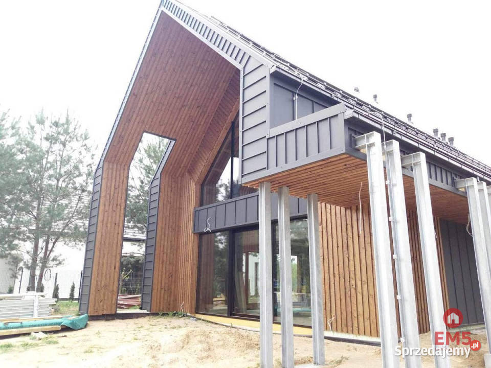 sprzedaży domu wolnostojącego Karakule 190m2