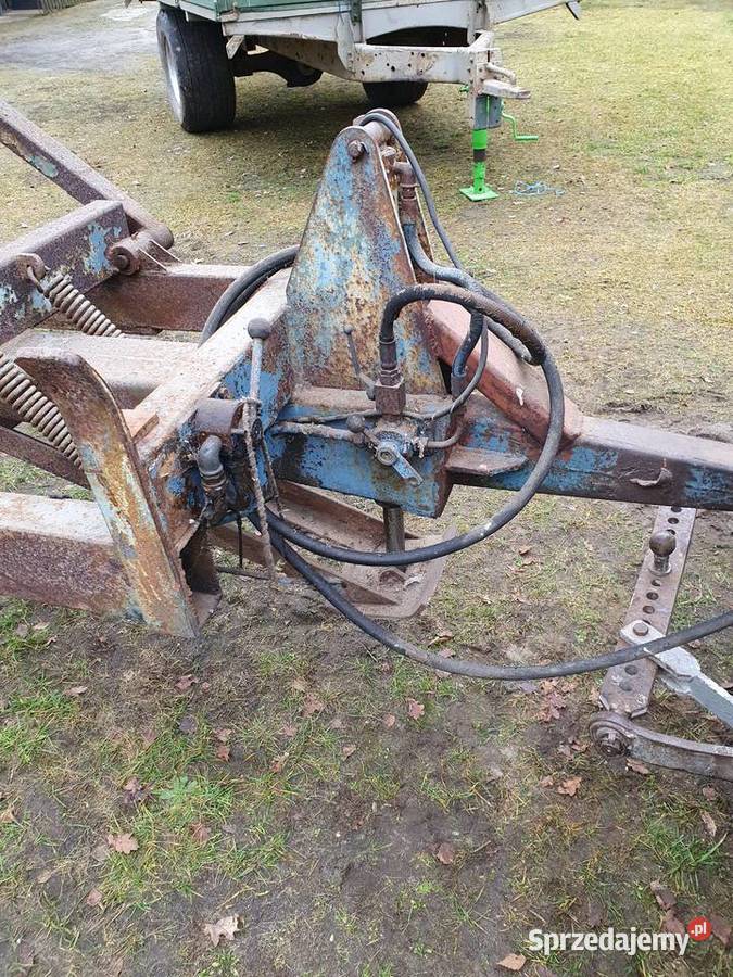 Przyczepa wywrotka 3 strony jedno osiową nieuszkodzony Rolnictwo Nowa Brzeźnica