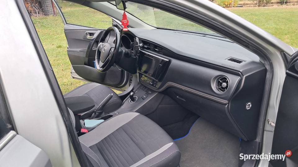 Toyota auris 18 benzyna hybryd 2016r centralny zamek małopolskie