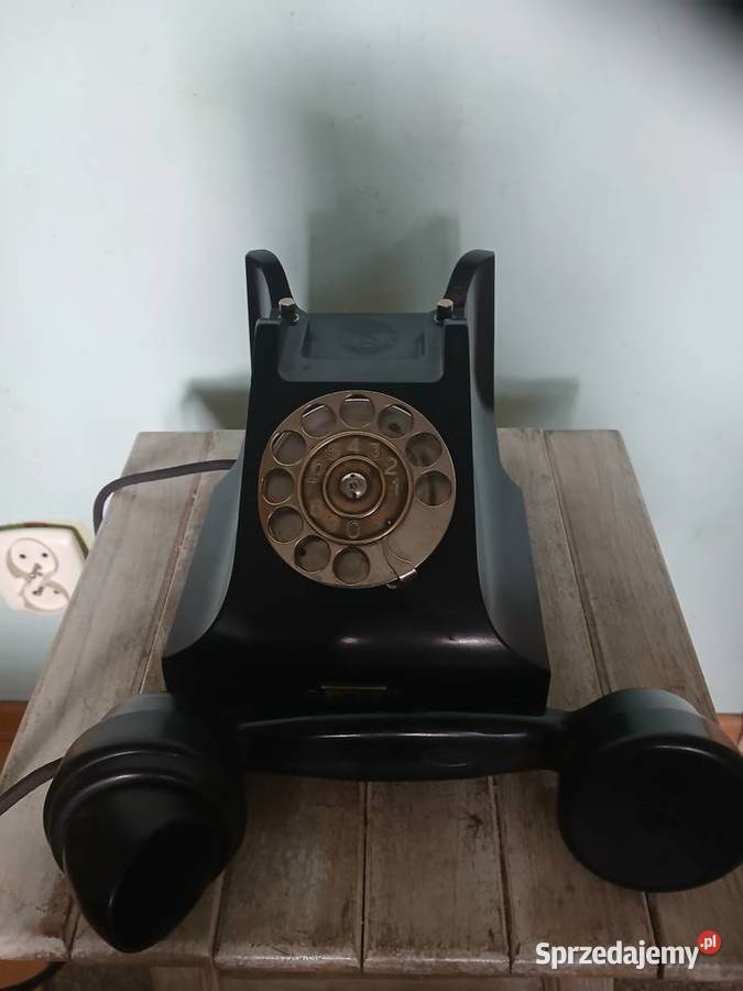 Stary telefon firmy Ericsson Kraków