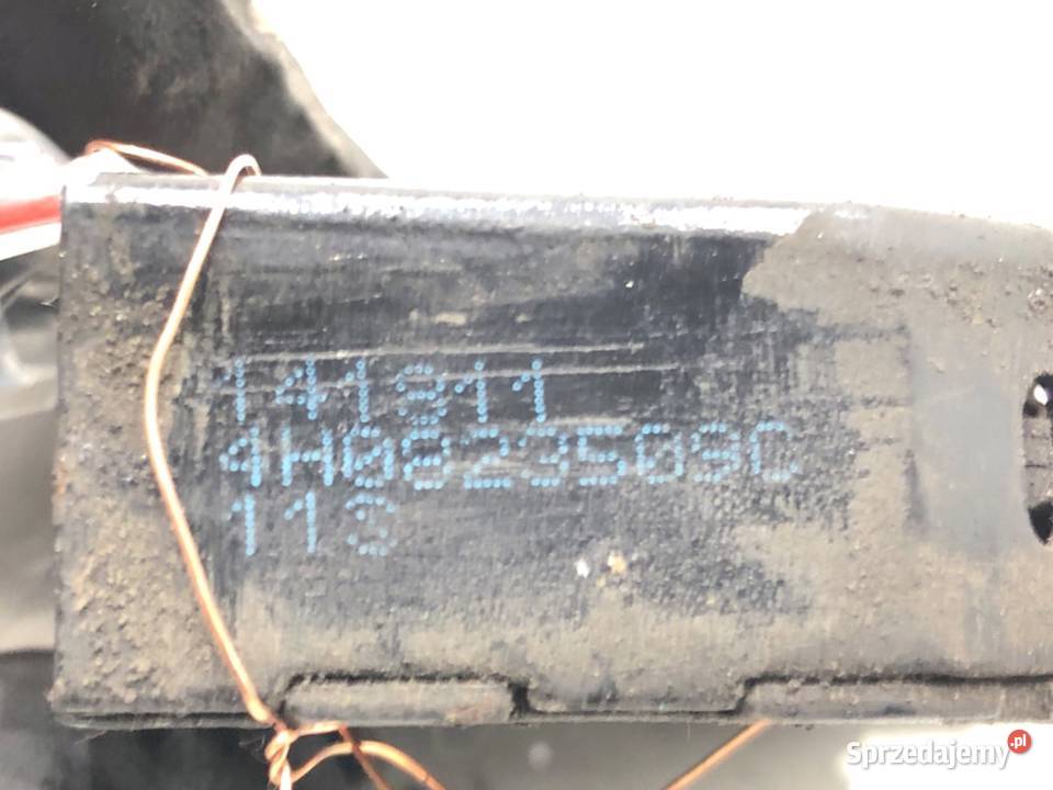 ZAMEK MASKI PRAWY AUDI A8 D4 SedanLimuzyna