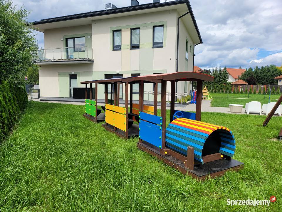 LOKOMOTYWA NA PLAC ZABAW SMERF Marki