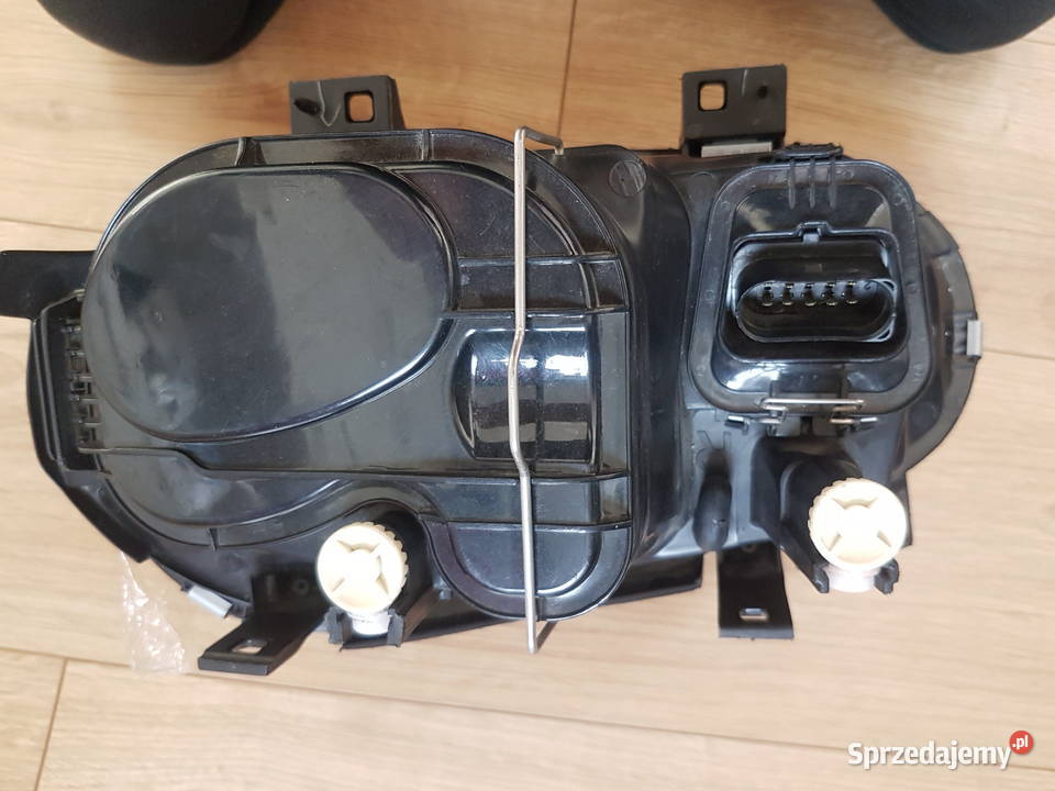 Lampa lewa Volkswagen Golf IV