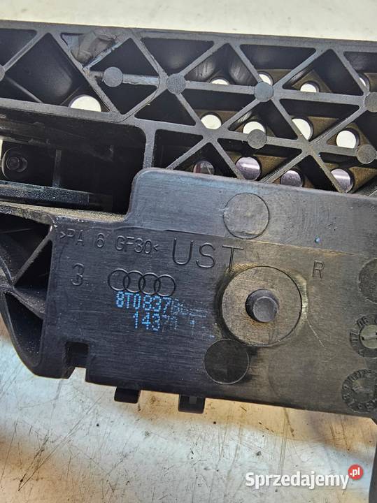 KLAMKA PRAWA AUDI A4 B8 A5 8T Q5 LZ7L 8T0837886A Przystajń