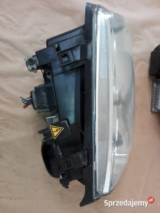VW BORA XENON LAMPA PRZÓD PRAWA EUROPA ORYGINAŁ osobowe Gdańsk sprzedam
