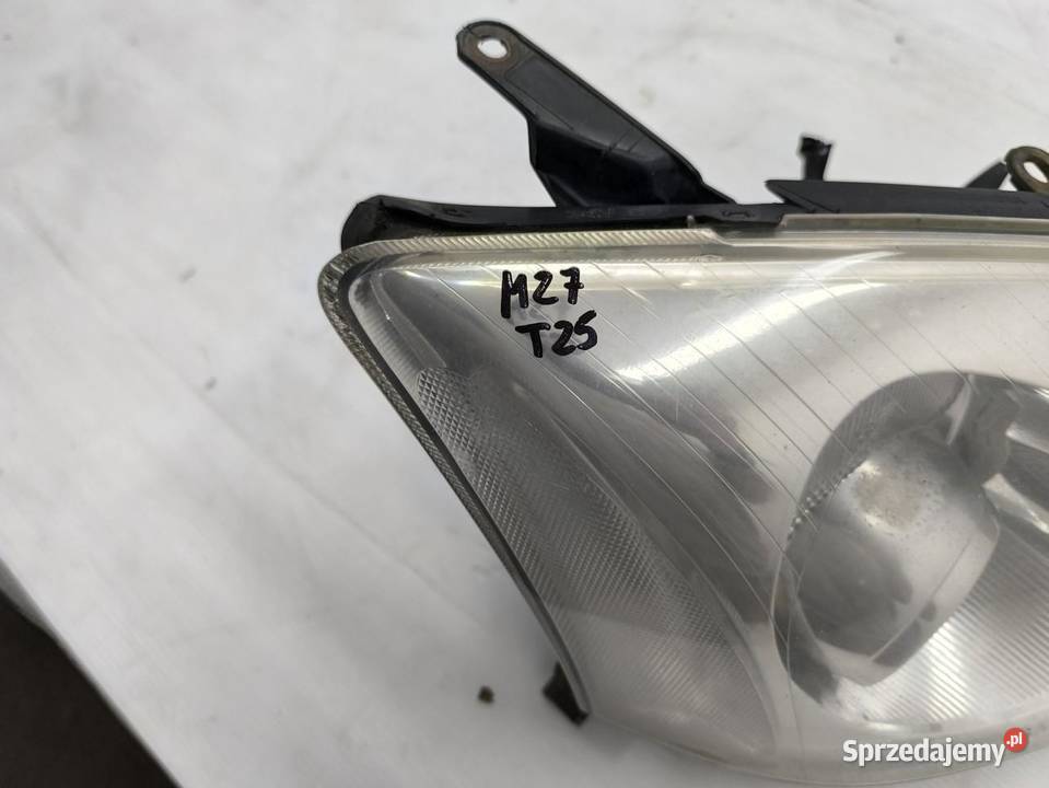 LAMPA PRAWY PRZÓD TOYOTA AVENSIS II T25 18 wielkopolskie