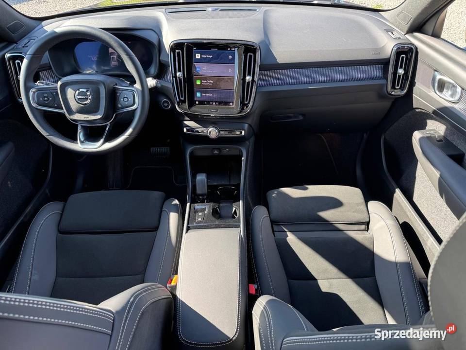 VOLVO XC40 B5 AWD MOMENTUM PRO 20 benzyna 250 sprzedam