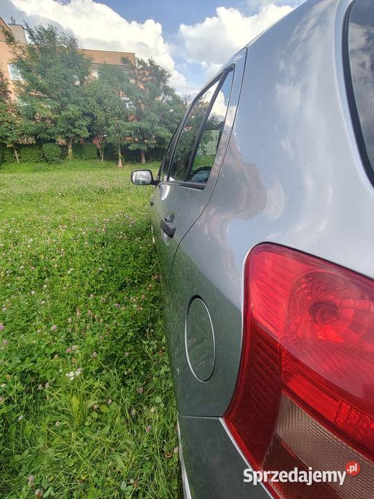 Toyota Yaris 2006r 13 87 ZADBANY W SUPER STANIE Rok produkcji 2006 Elbląg sprzedam