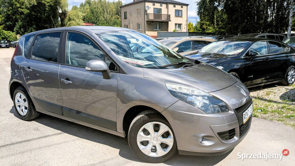 Renault Scenic 16i110ZAREJESTROWANYBezwypadkowy serwisowany w ASO Częstochowa sprzedam