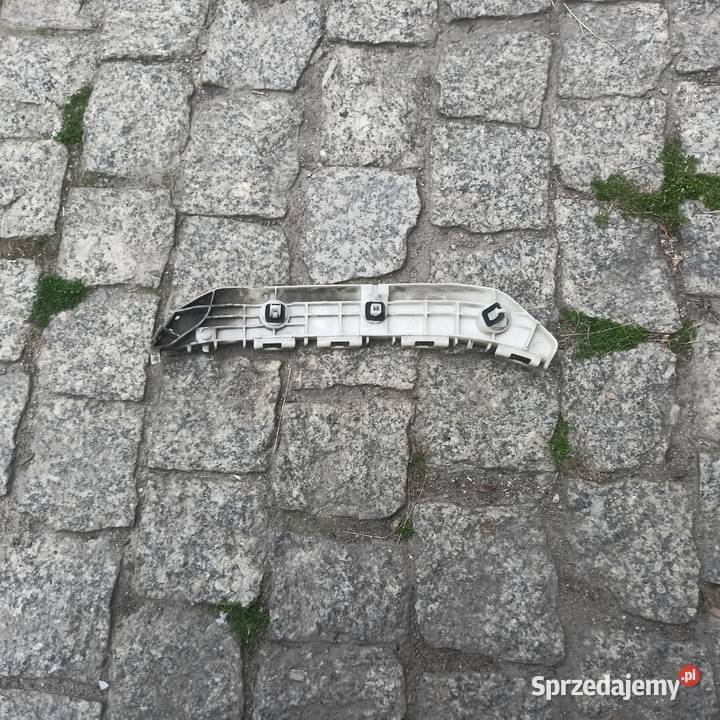 Toyota Verso S ślizg zderzaka tył 5257552100 osobowe Mietków