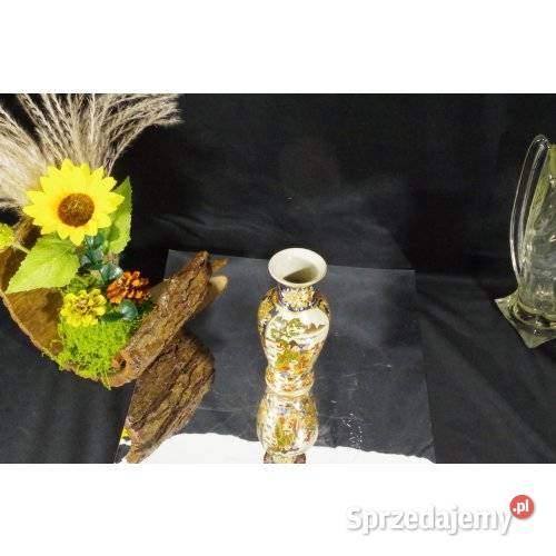 Chiński wazon porcelanowy dekoracja figuralna