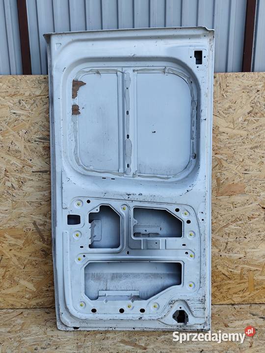 RENAULT TRAFIC IV 4 DRZWI PRAWE TYŁ TYLNE PRAWY dostawcze Motoryzacja Przemęt sprzedam