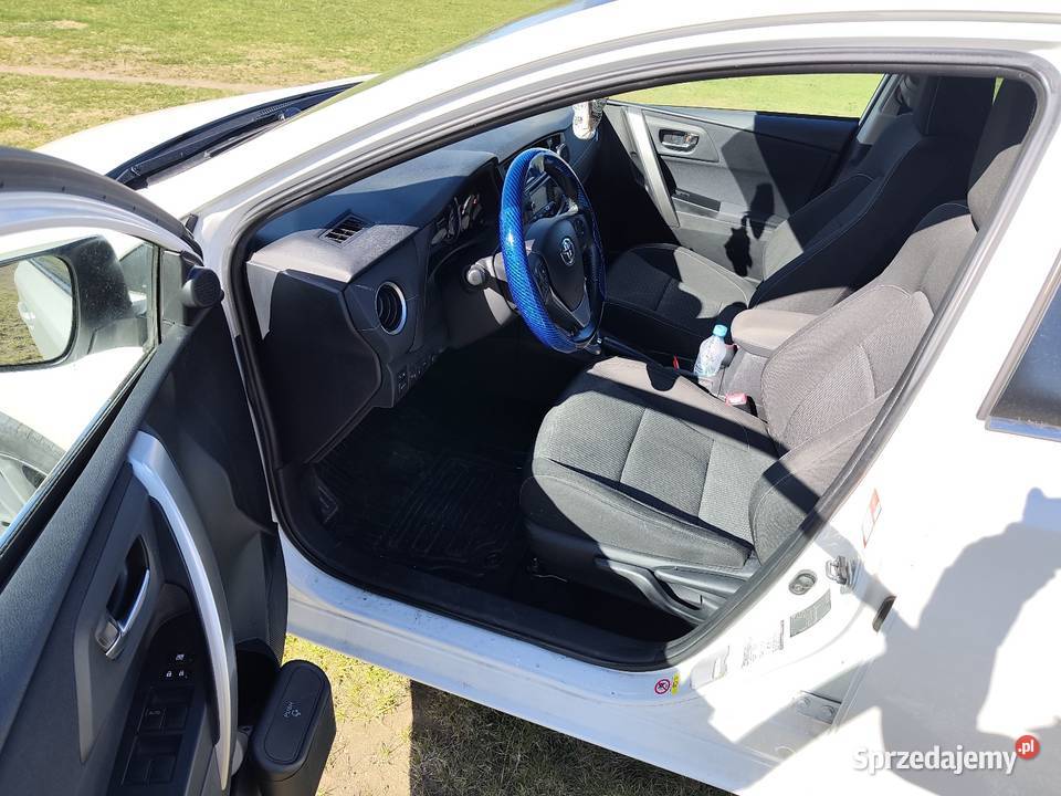 Toyota Auris 18 HSD Luna 2015 Hybryda Motoryzacja