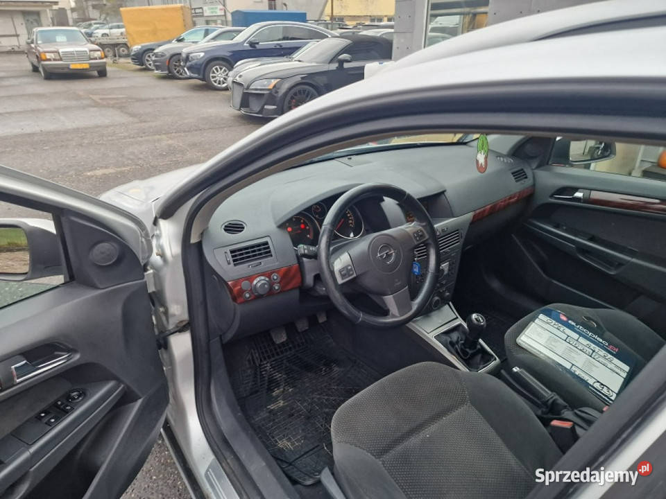 Opel Astra 17 CDTI 100 Klimatyzacja Komputer centralny zamek Słupsk