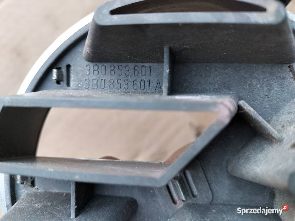 EMBLEMAT ZNACZEK VW PASSAT B5 3B0853601 osobowe Kamień-Kolonia