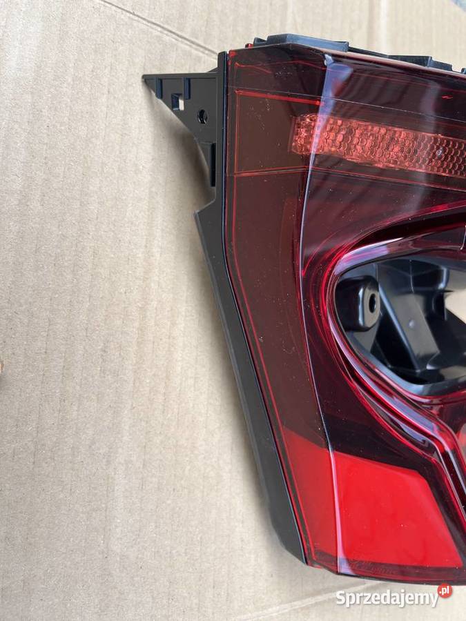 LAMPA TYLNA LEWA KLAPY TOYOTA CHR CHR LIFT LED osobowe sprzedam