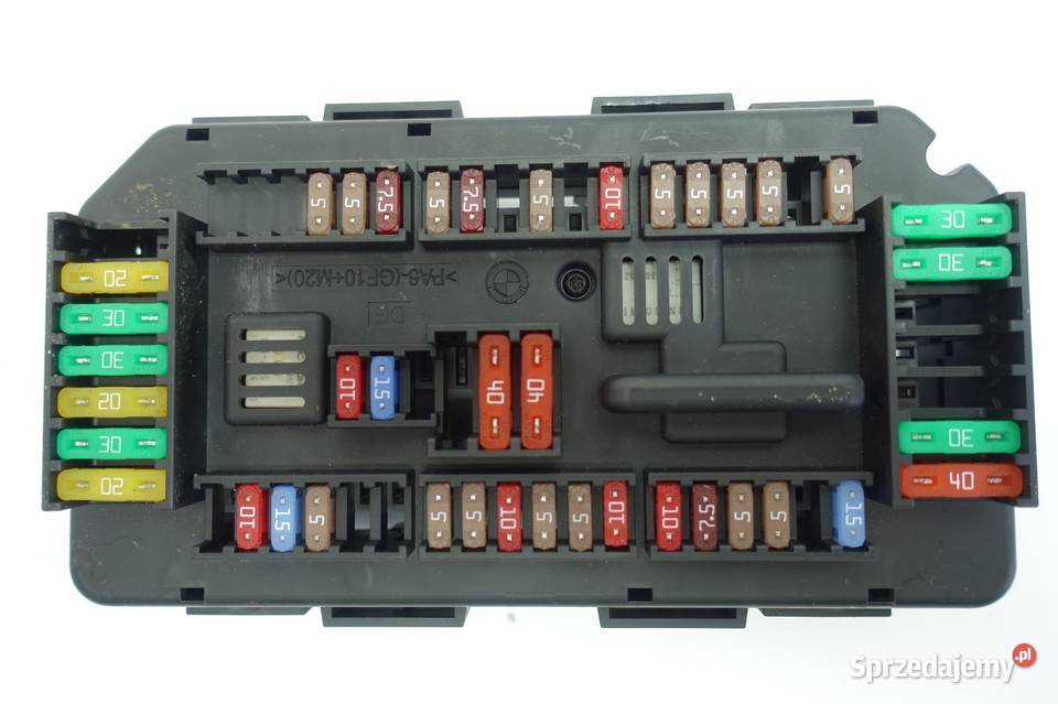 BMW GT F34 318D 20 D SKRZYNKA BEZPIECZNIKÓW bsi Rudka