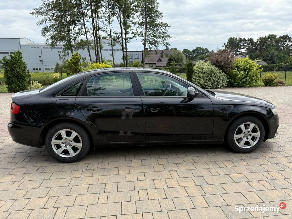 Audi A4 18 turbo sedan czarny garażowany A4