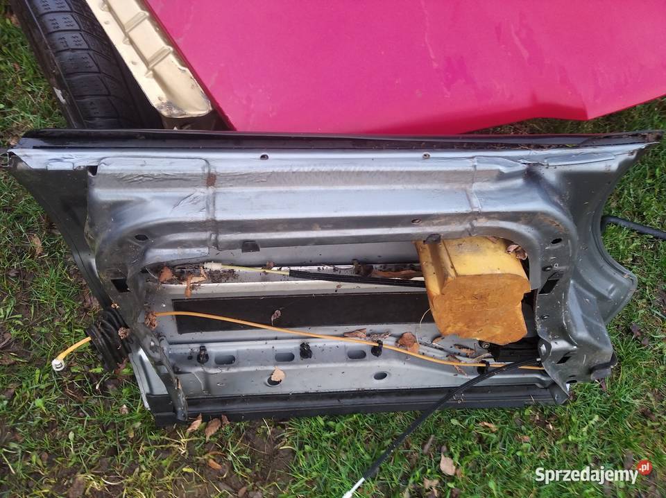 Audi a4 B5 drzwi lewy tył części blacharskie mazowieckie Wrzosówka